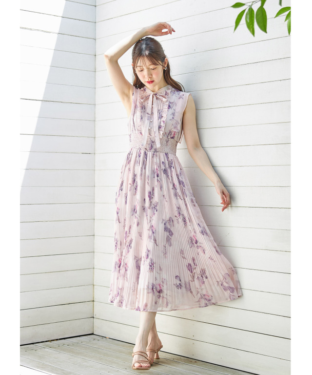 リボン付きウエストシャーリングフラワープリントプリーツワンピース