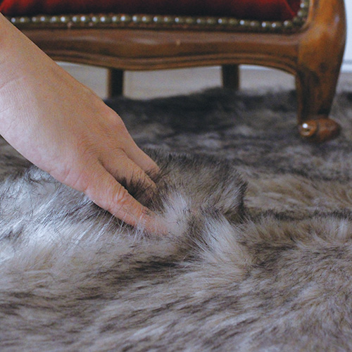 フェイクファームートンラグ フォックスタッチファー(ウルフ) 60×90cm