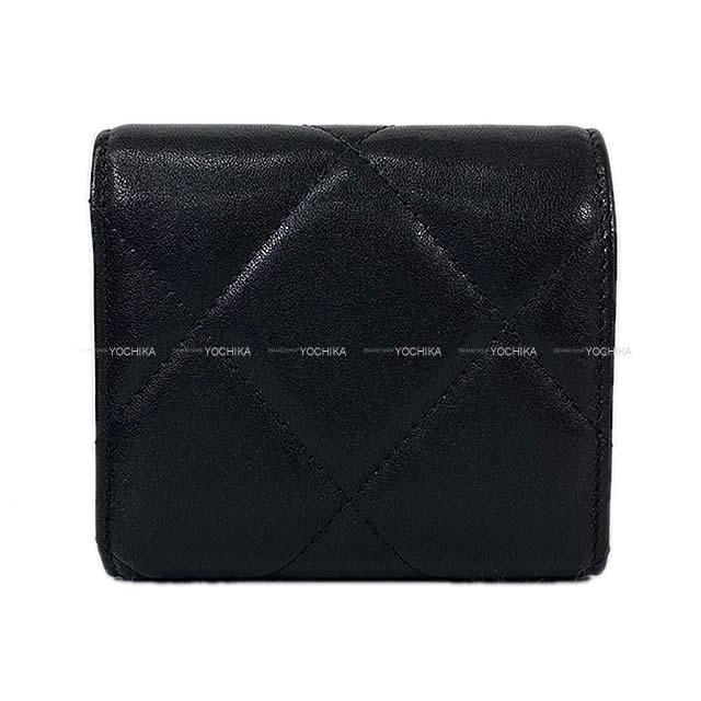 CHANEL シャネル 19 チェーン ココマーク マトラッセ コンパクト 二