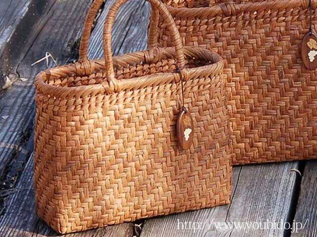 送料無料】山葡萄バッグ（小/削皮） W28xH20xD9cm | かごバッグ 通販