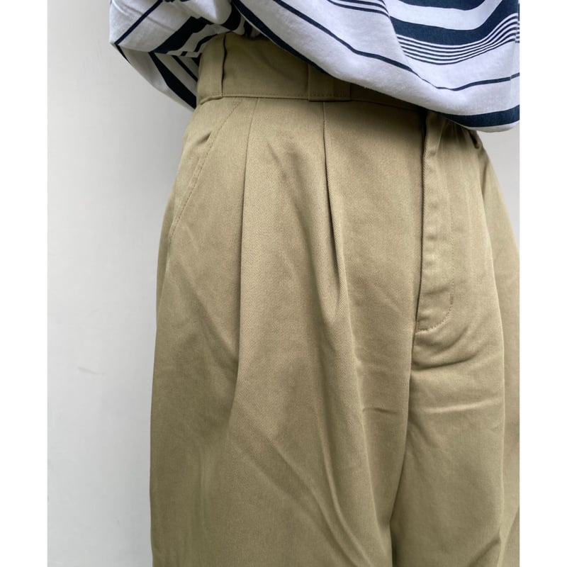 HOLIDAY「DICKIES 2TUCK PANTS 」beige. | gouter le