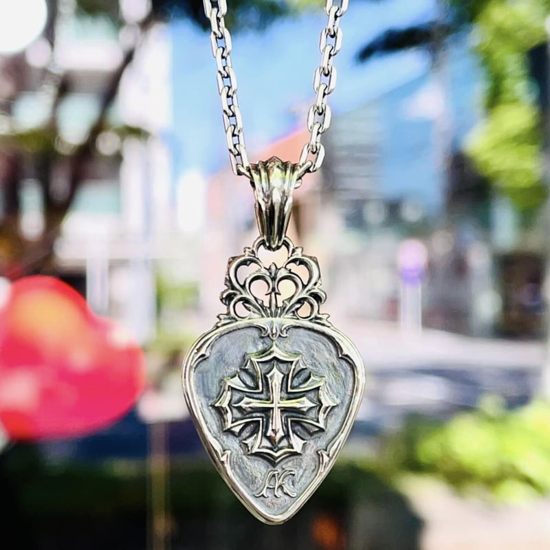 即納可能！ピック型ペンダント】キングスギターピックペンダント