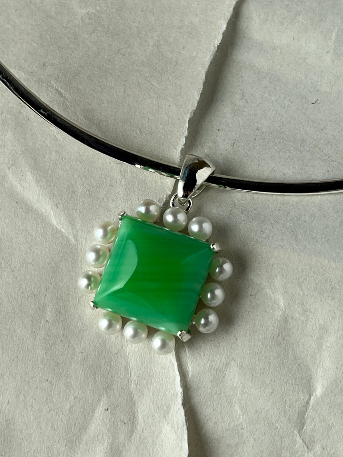 ハルトからのプレゼント 鉱石のペンダント グリーンメノウ 囚われの