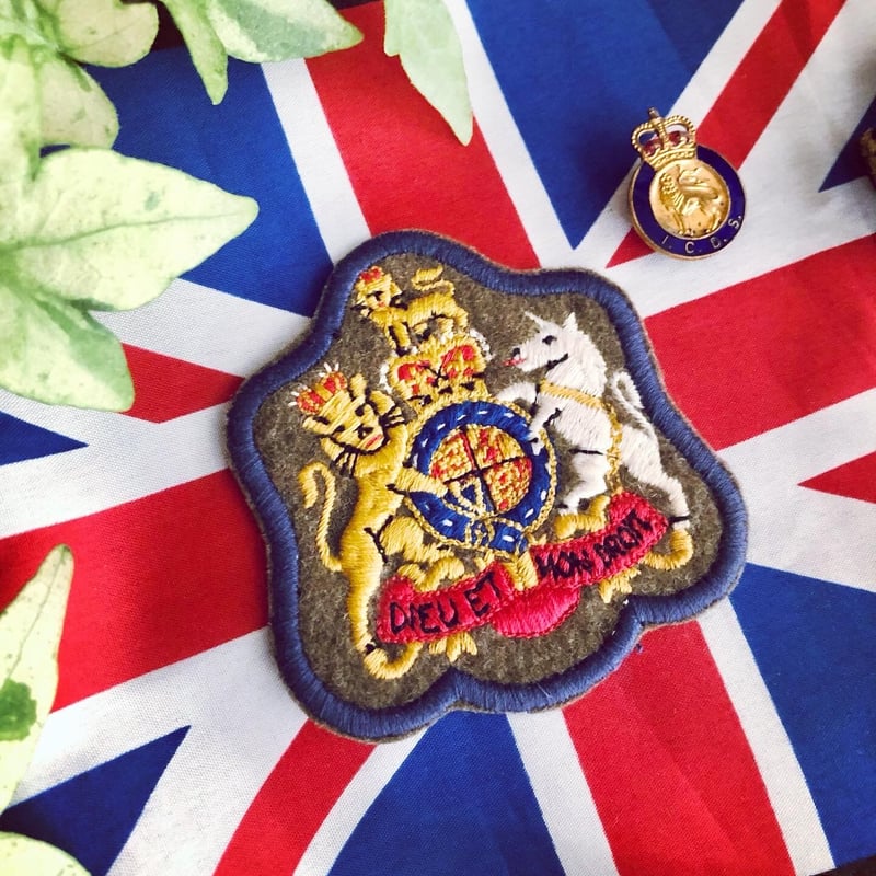 ○ab-140/英国王室の紋章のエンブレム | PISKEY -イギリスのふるいもの