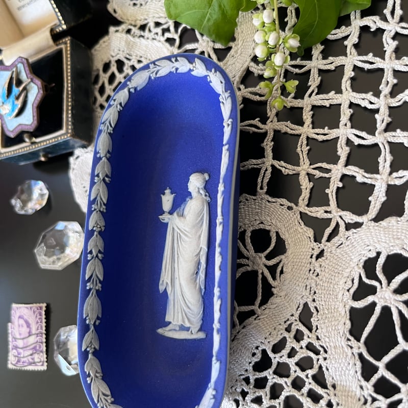 ○po-104/1868-1870年製ウェッジウッド ジャスパーウェアのピン