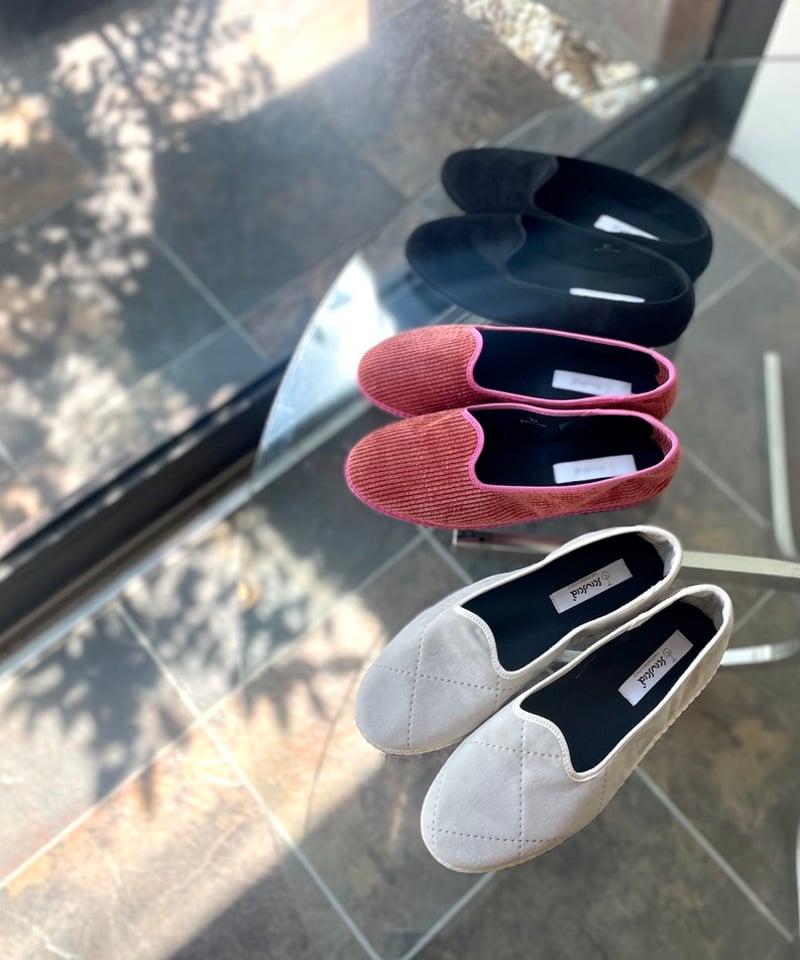 Sciuscia/TRAGARA/CLASSIC BLACK | pain