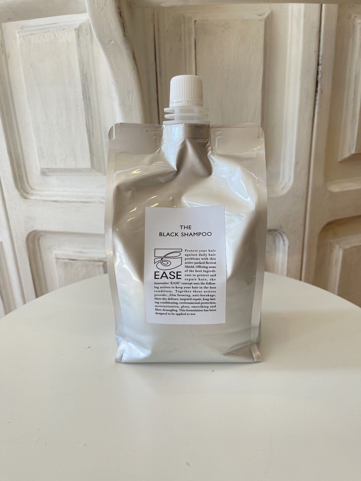 白毛予防にも！最高級ブラックケラチンシャンプー詰め替え1L | LUZ