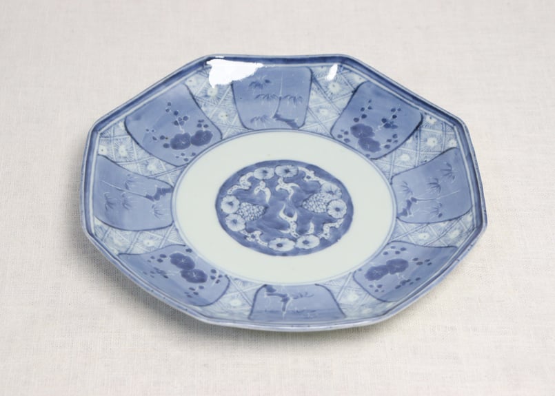 江戸後期染付松竹梅図八角皿② 高台傷 | 吉祥寺PukuPuku