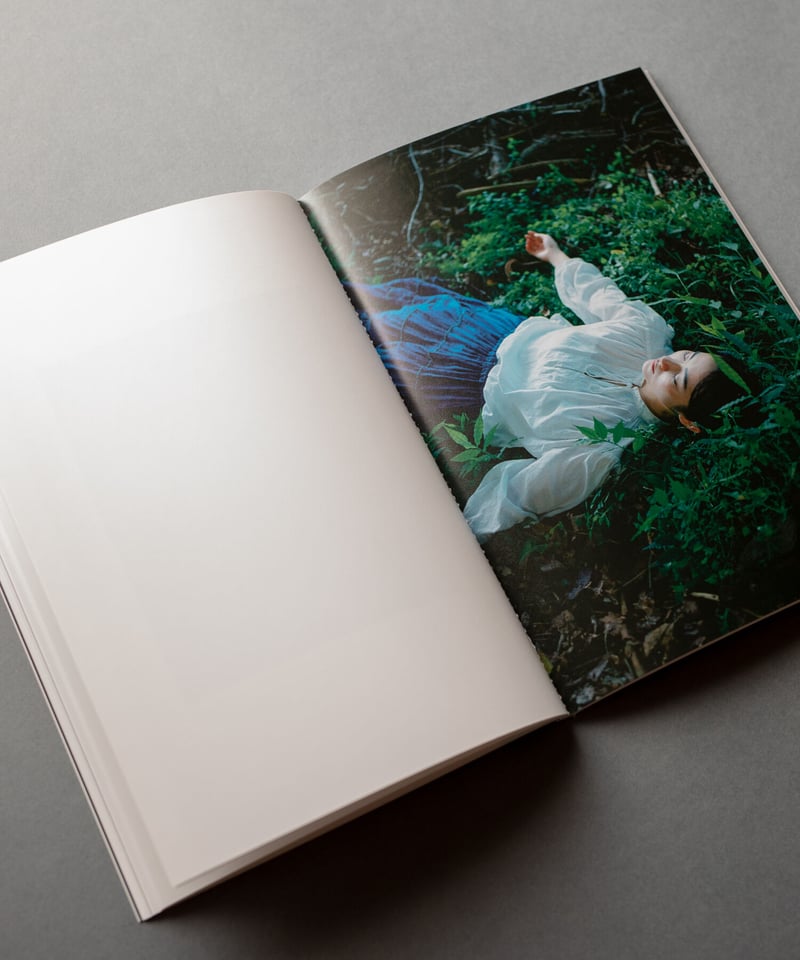 大林直行写真集「おひか 濃藍」 | Naoyuki Obayashi Online Store