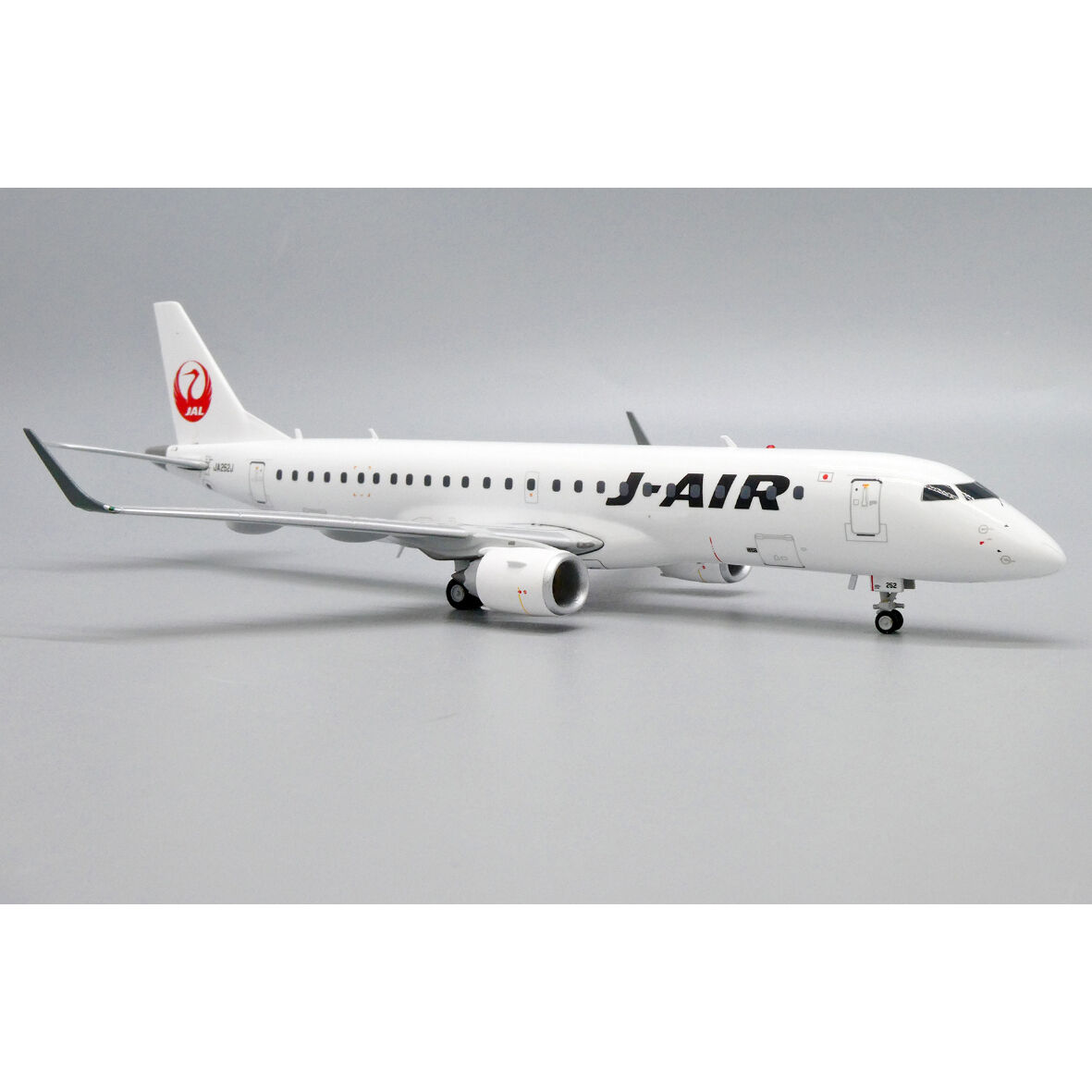 非売品・新商品情報】1/200 Embraer 190-100STD J-Air