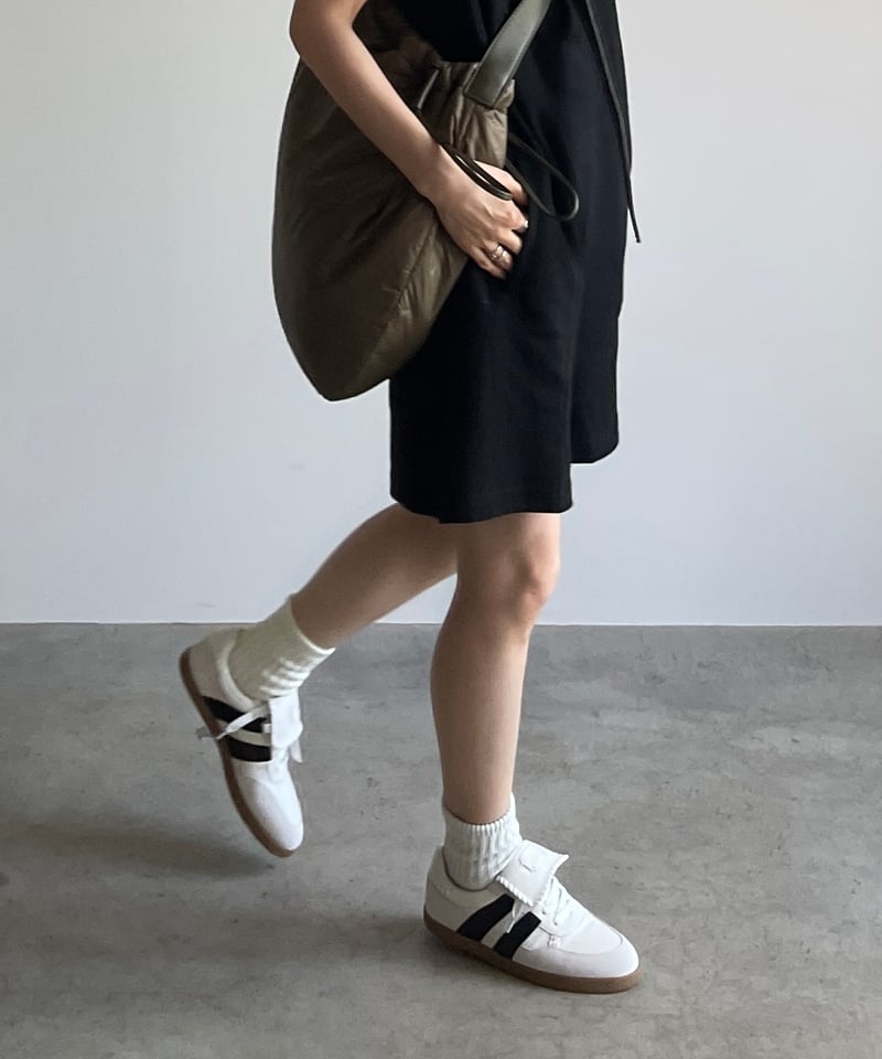 FLIP TONGUE LEATHER SNEAKERS / 2color | JISTORY