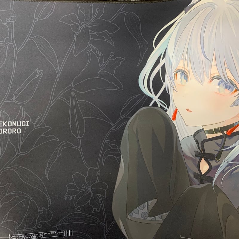 Vtuber 猫麦とろろ 公式デスクマット | K-BOOKS 秋葉原