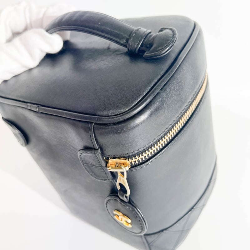 シャネル ビコローレ バニティバッグ | HIVE Collective