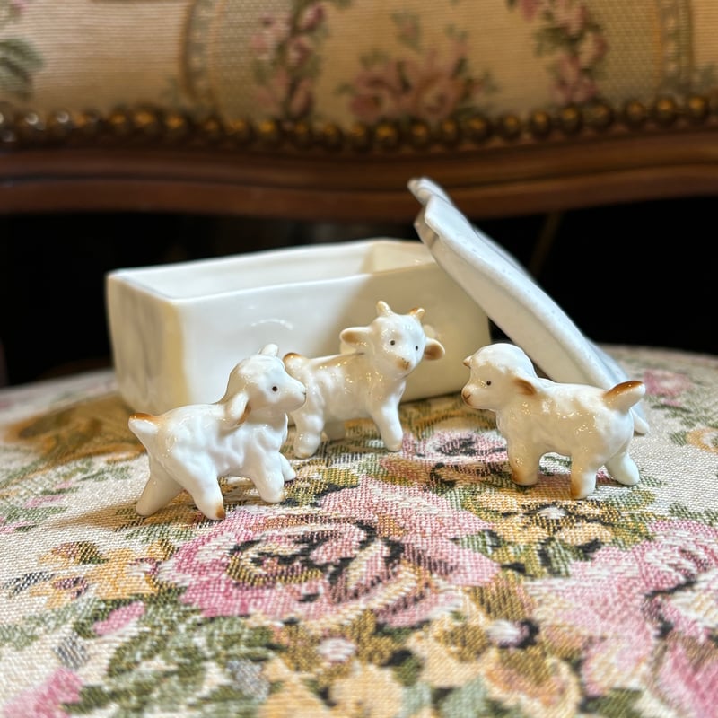 星の王子様 ボーンチャイナ 3匹の子羊と陶器置物 | アンティーク家具と