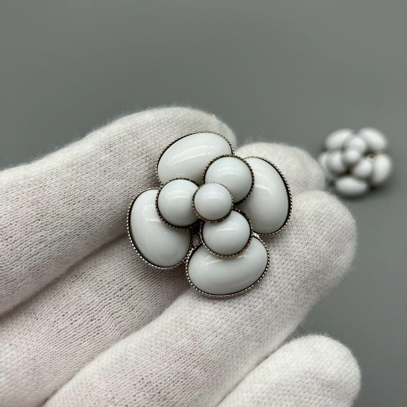 CHANEL (シャネル) ヴィンテージ カメリア フラワー アシンメトリー