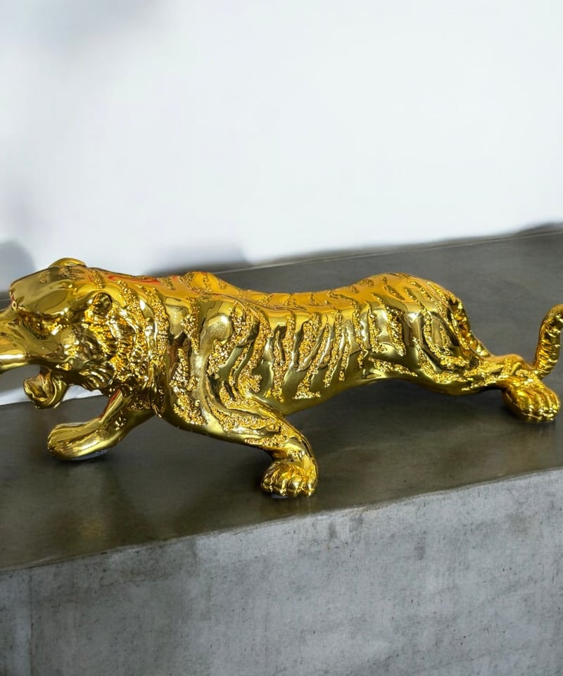 ゴールドタイガー 置物 トラ 木製 干支 虎 寅 タイガー 風水 縁起物