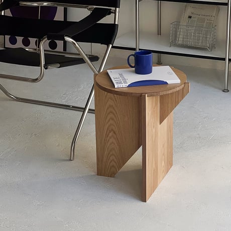 直接引き取り限定❗️ART OF BLACK ホワイト三角形サイドテーブル 直接