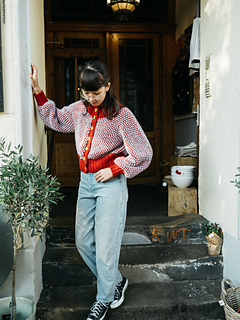 Ravelry: Popcorn Cardi pattern by Midori Hirose