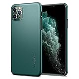 iPhone 11 Proシリーズの「ミッドナイトグリーン」にあわせたケース