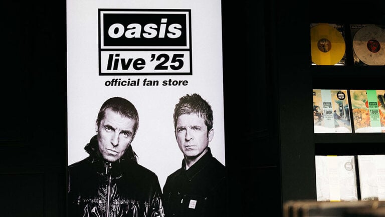Oasis Give Australian Fans Exclusive Merch Access