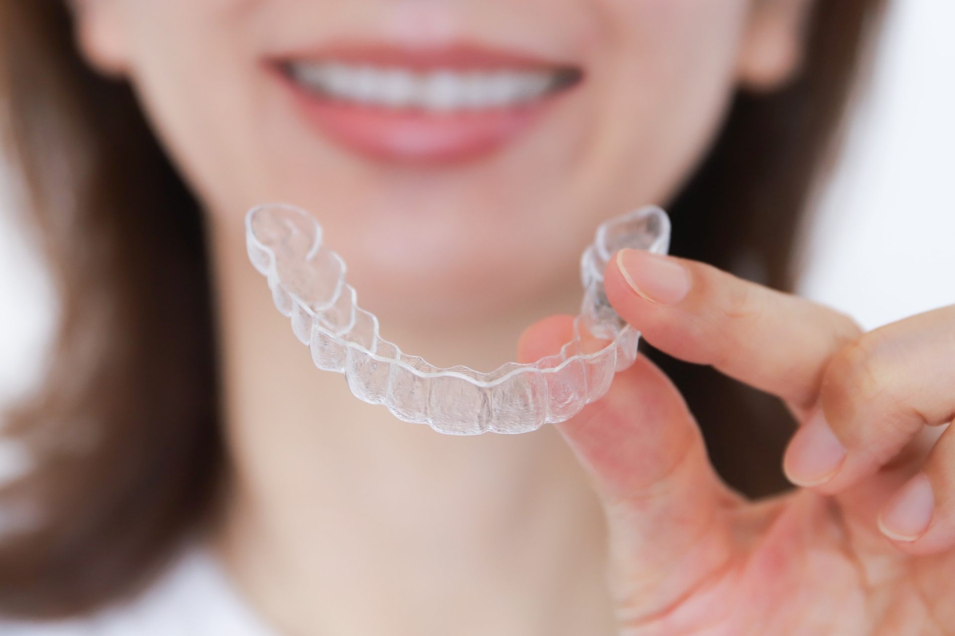 今注目のエンジェルアライナーとは？ほかのマウスピース矯正ブランドと