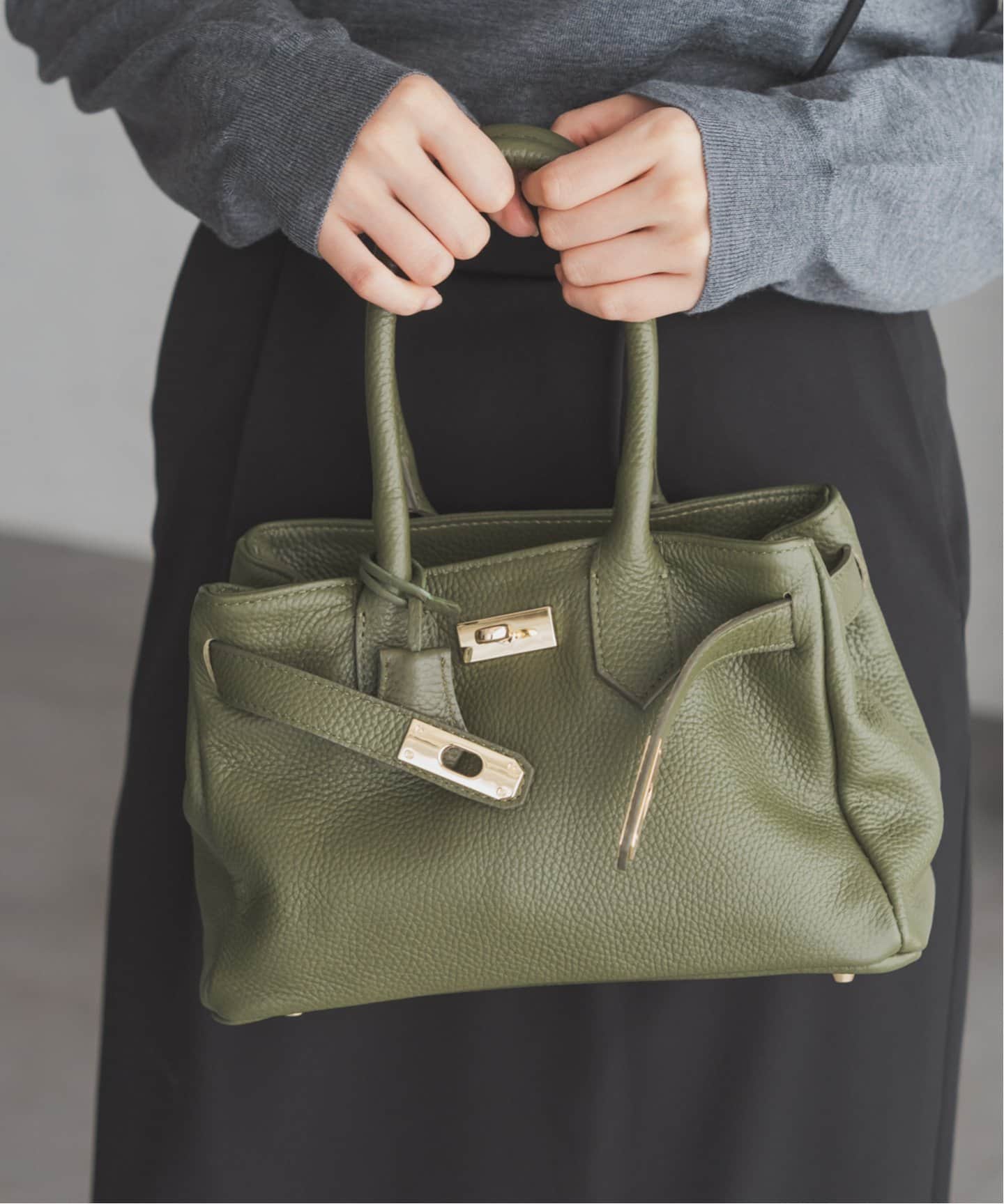 追加》AULENTTI/オウレンティ ベルト付きレザー MIDI BAG バッグ