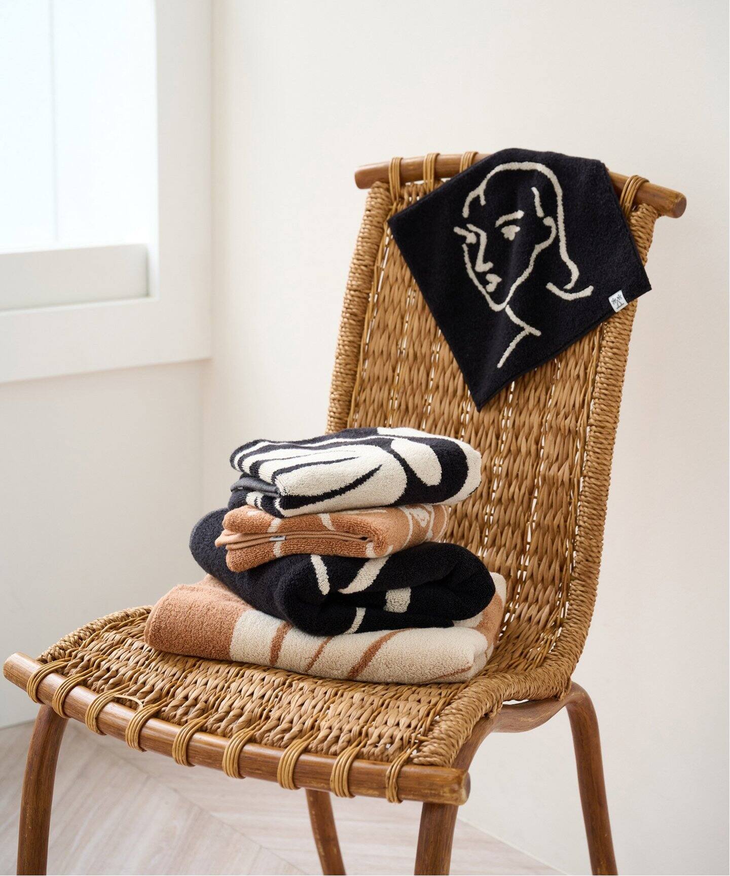 ROYAL-PHOENIX OF THE SEAS】AMBIENT TOWEL Henri Matisse バスタオル