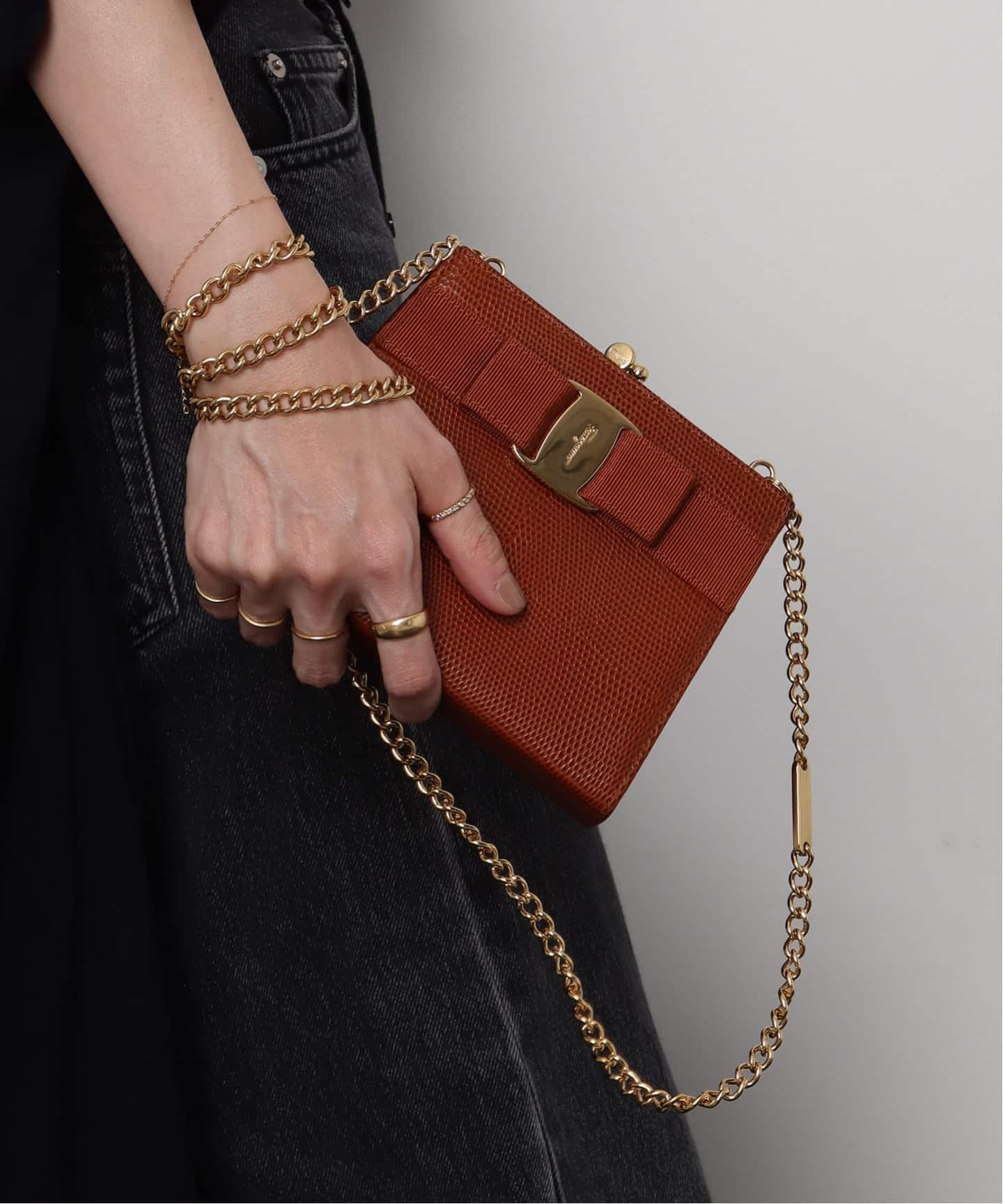 VINTAGE FERRAGAMO/フェラガモ】 Vara ミニショルダーバッグ