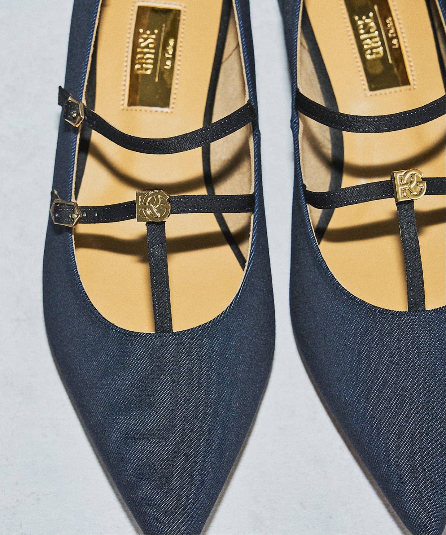 GRISEポインテッドダブルTストラップフラット（フラットシューズ）｜LE