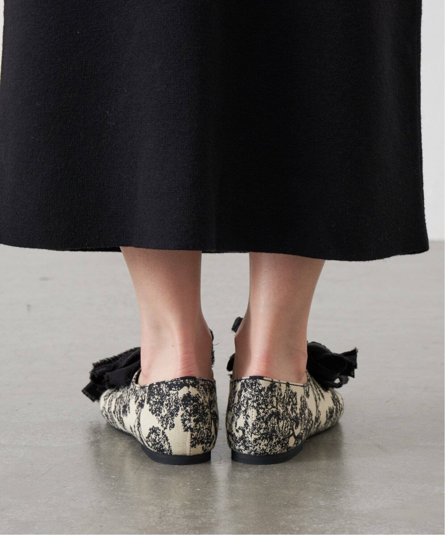 追加》GRISEサテンリボンバレリーナ（フラットシューズ）｜LE TALON