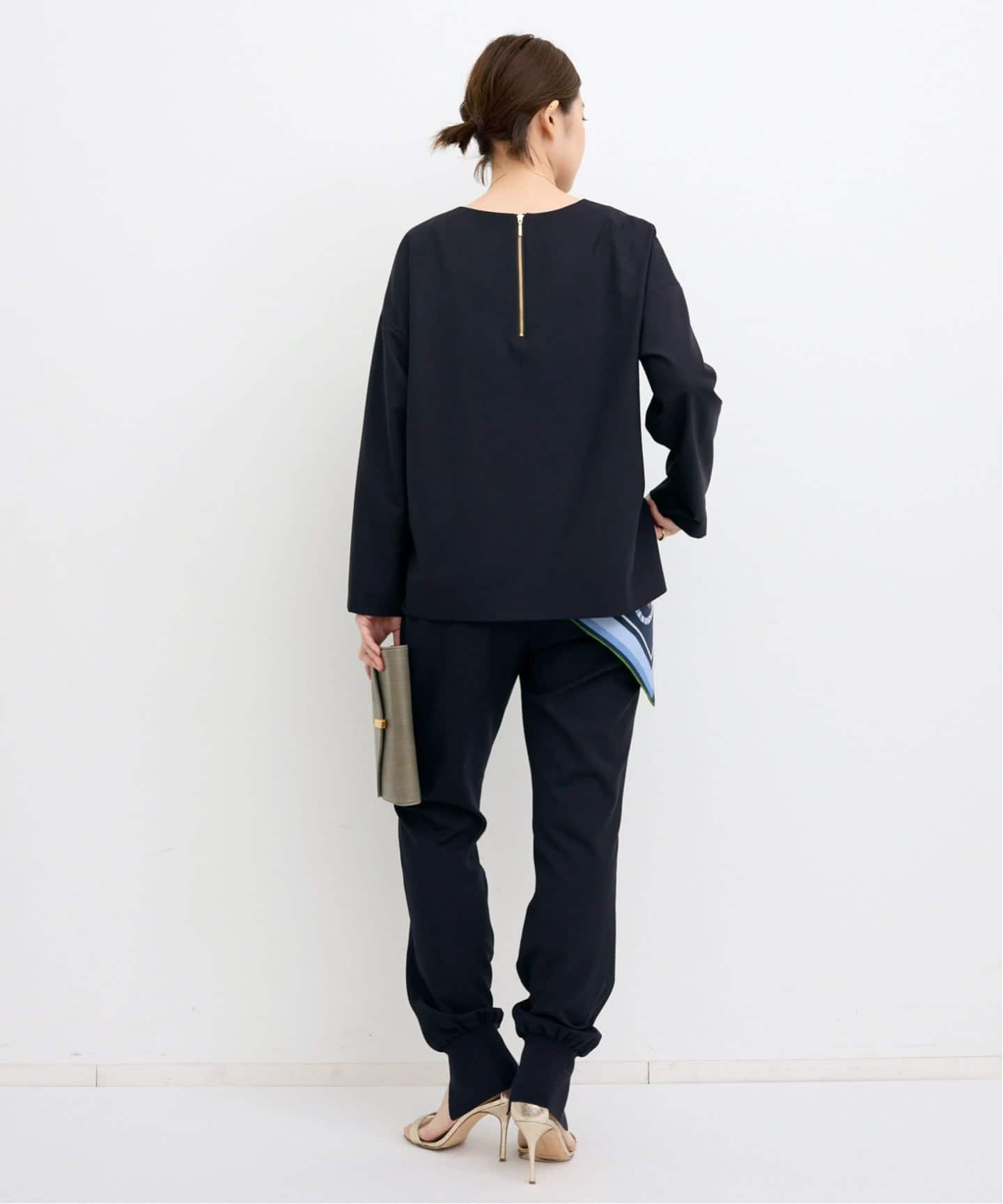 COL PIERROT/コル ピエロ】 Back Zip V-neck Blouse（シャツ／ブラウス