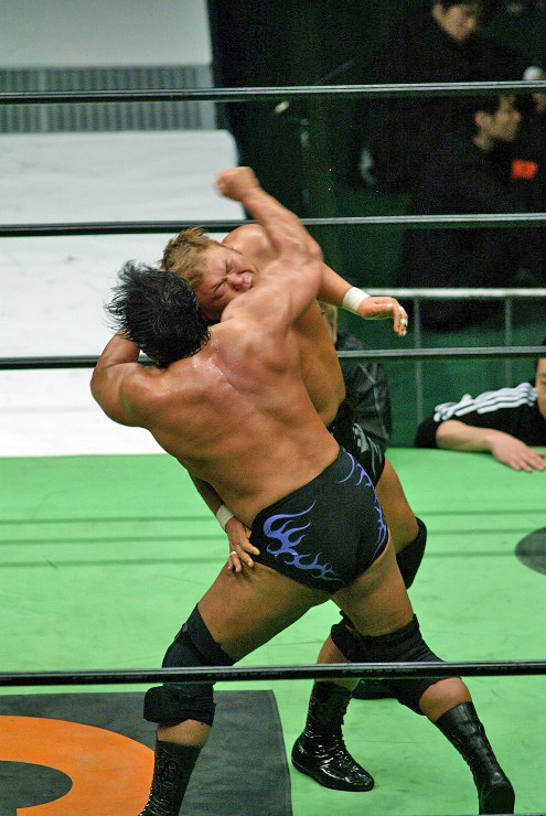 プロレス】絶対王者・小橋建太がV7 2004年3月、NOAH武道館 | BBM