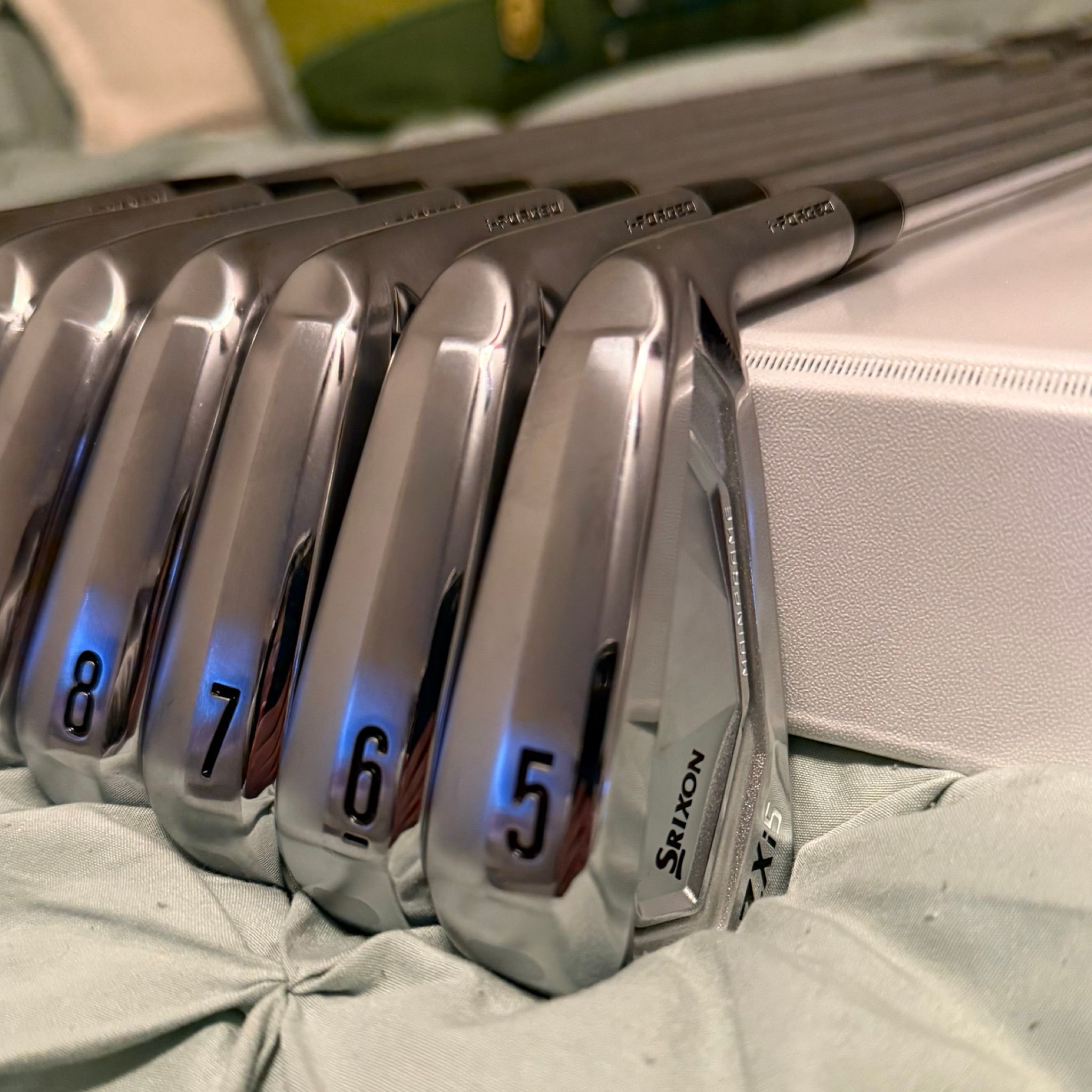 Stacked Golf · Srixon ZXI5 RH Forged Iron Set 5-PW, AW - Dynamic