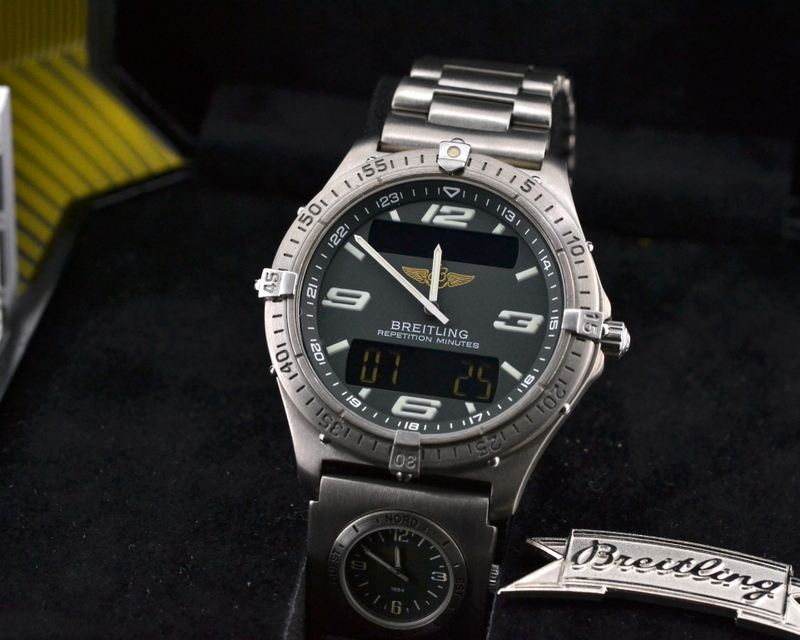 19816) Breitling Aerospace Professional Green Dial Titanium