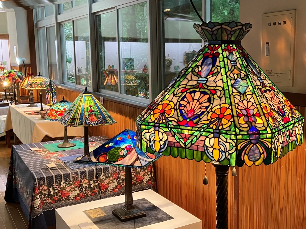 ステンドグラス作家・遠藤雅巳さんの作品群 - 秋田経済新聞