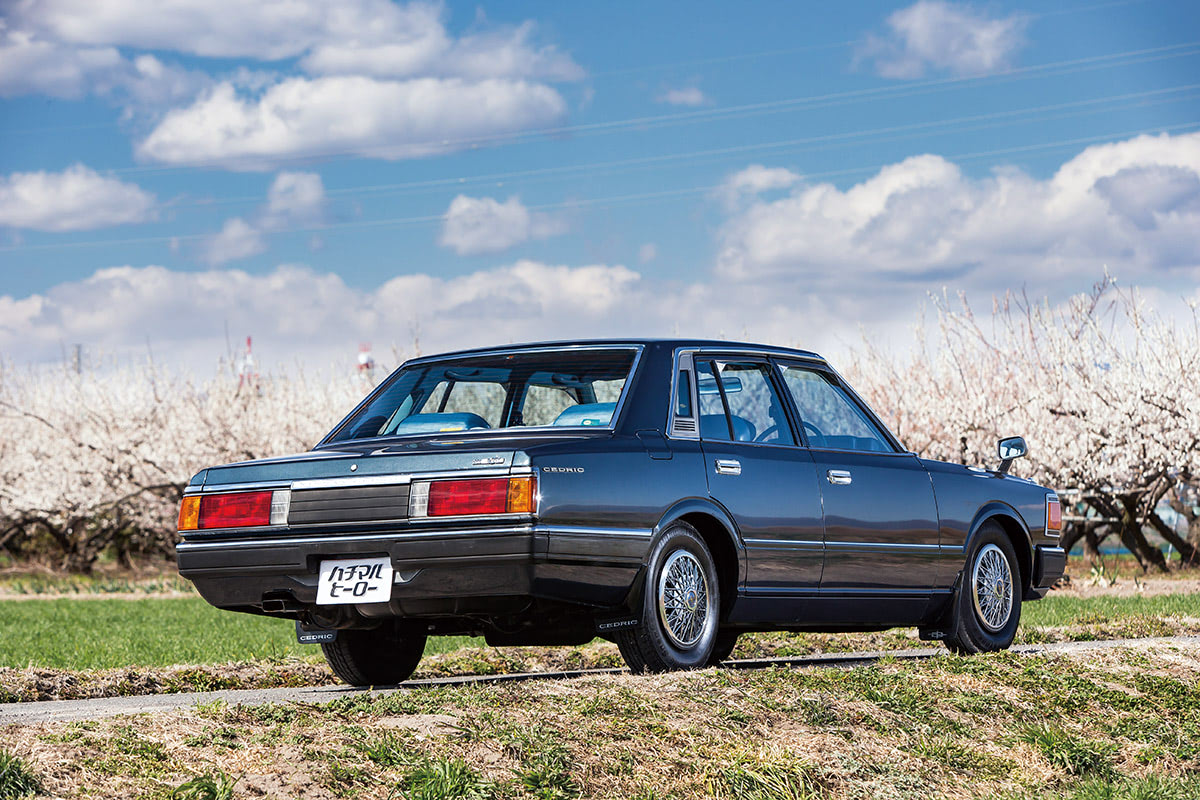 汚れやシミ、破れなどがひとつもない室内の430セダンに買い取りを決意