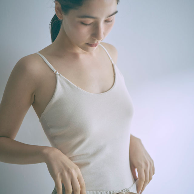 コットンシルクパッド入りキャミ