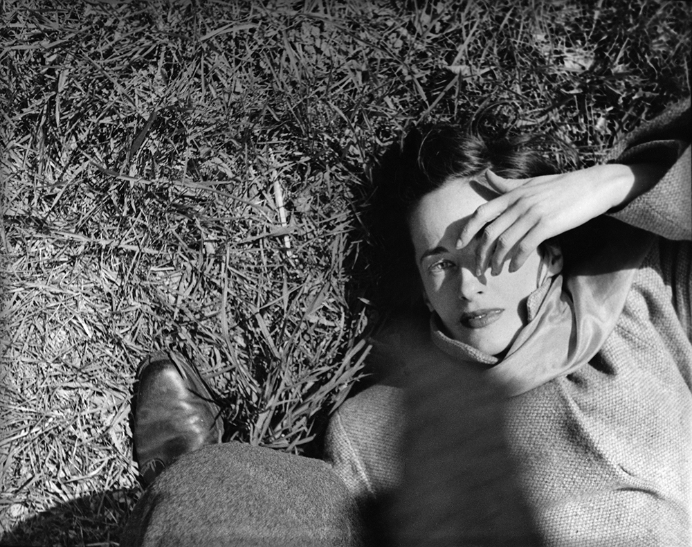 Book Review: Early Black and White by Saul Leiter — Musée Magazine