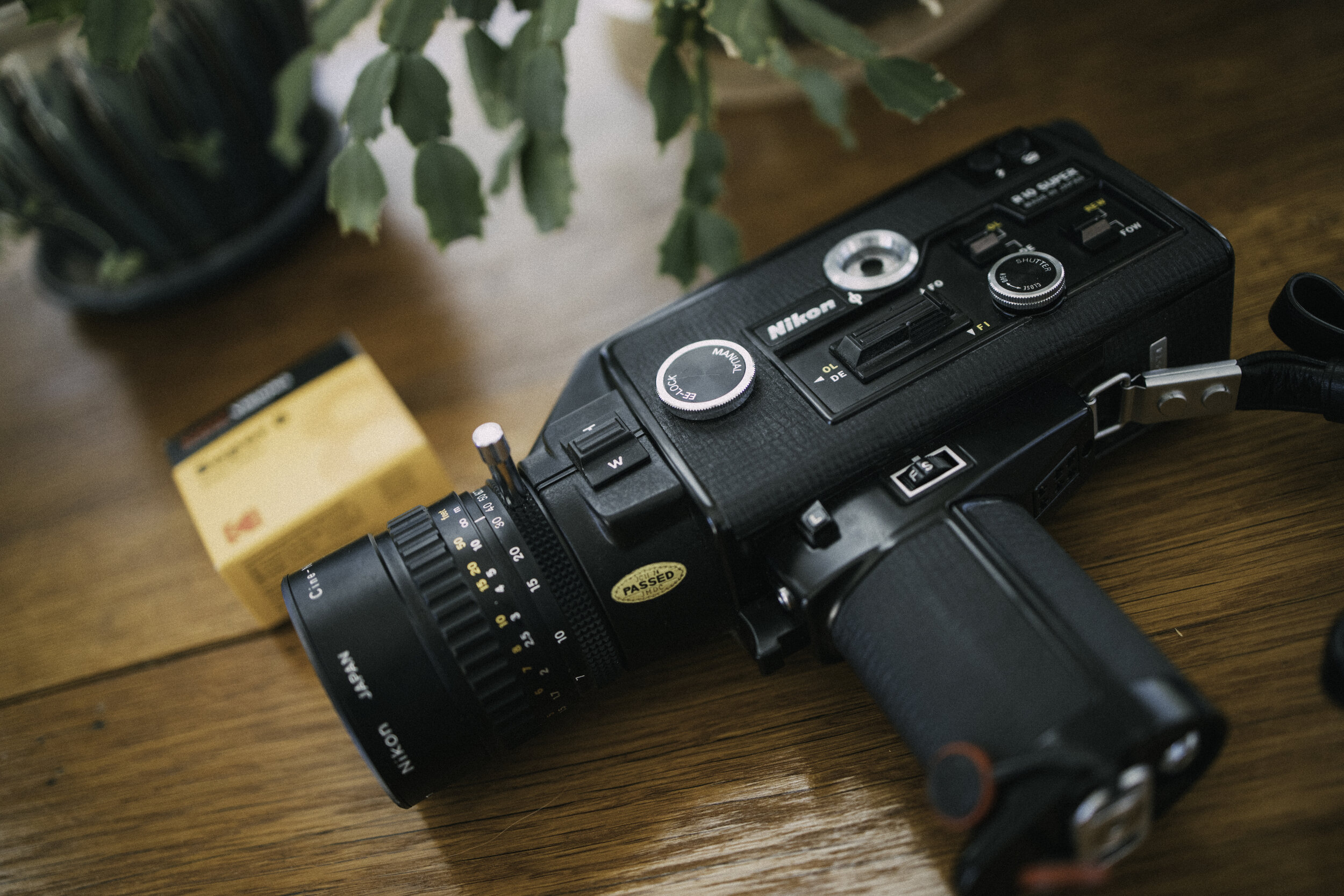 Nikon R10 Review - The Cadillac of Super 8