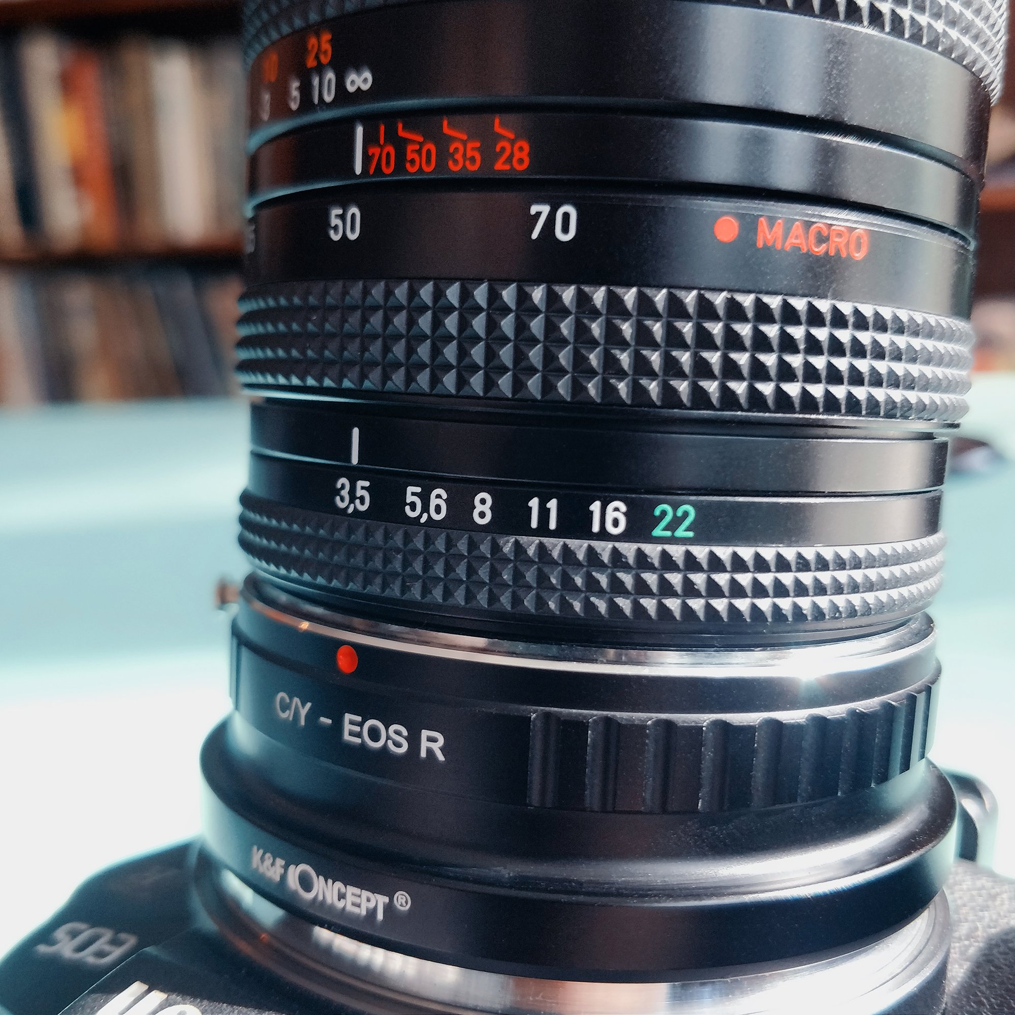 CONTAX ZEISS VARIO SONNAR 28-70MM F3.5-4.5 - Lens Info