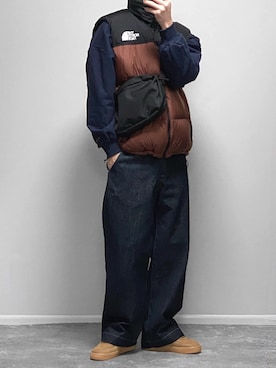 THE NORTH FACEのダウンベスト（ブラウン系）を使った人気ファッション