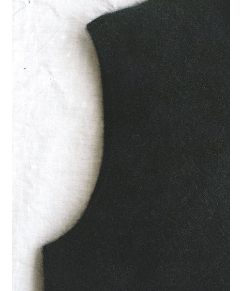 LIDNM（リドム）の「CASHMERE HARD MILLED ZIP VEST（ベスト）」 - WEAR