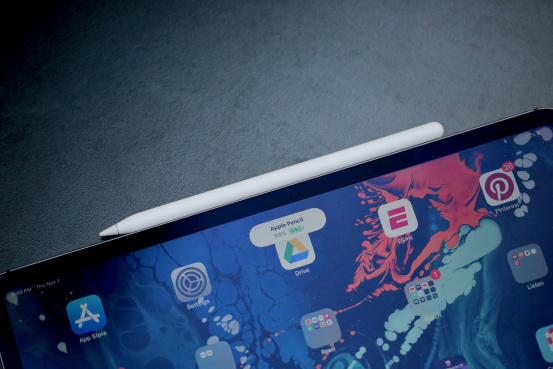 新iPad Pro、まだノートPCには代われず WSJ記者レビュー - WSJ