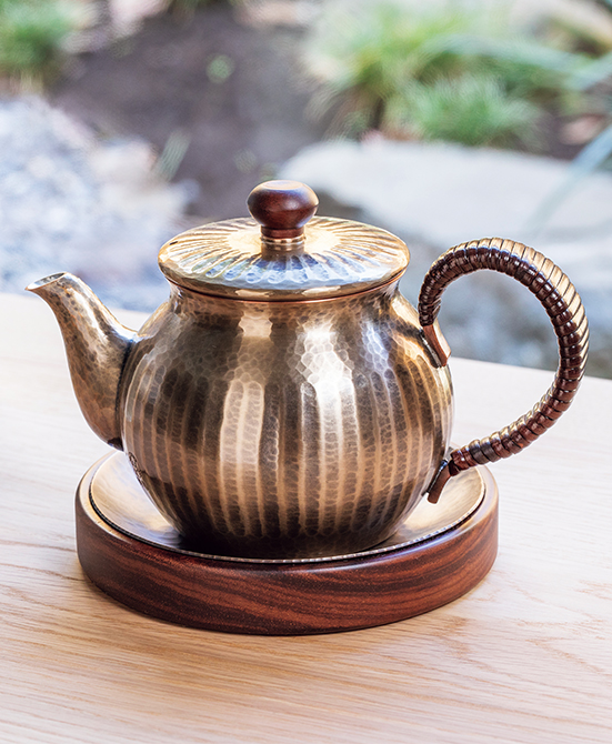 鎚起銅器ブランド「玉川堂」の一生ものの銅器とは？ 【家庭画報