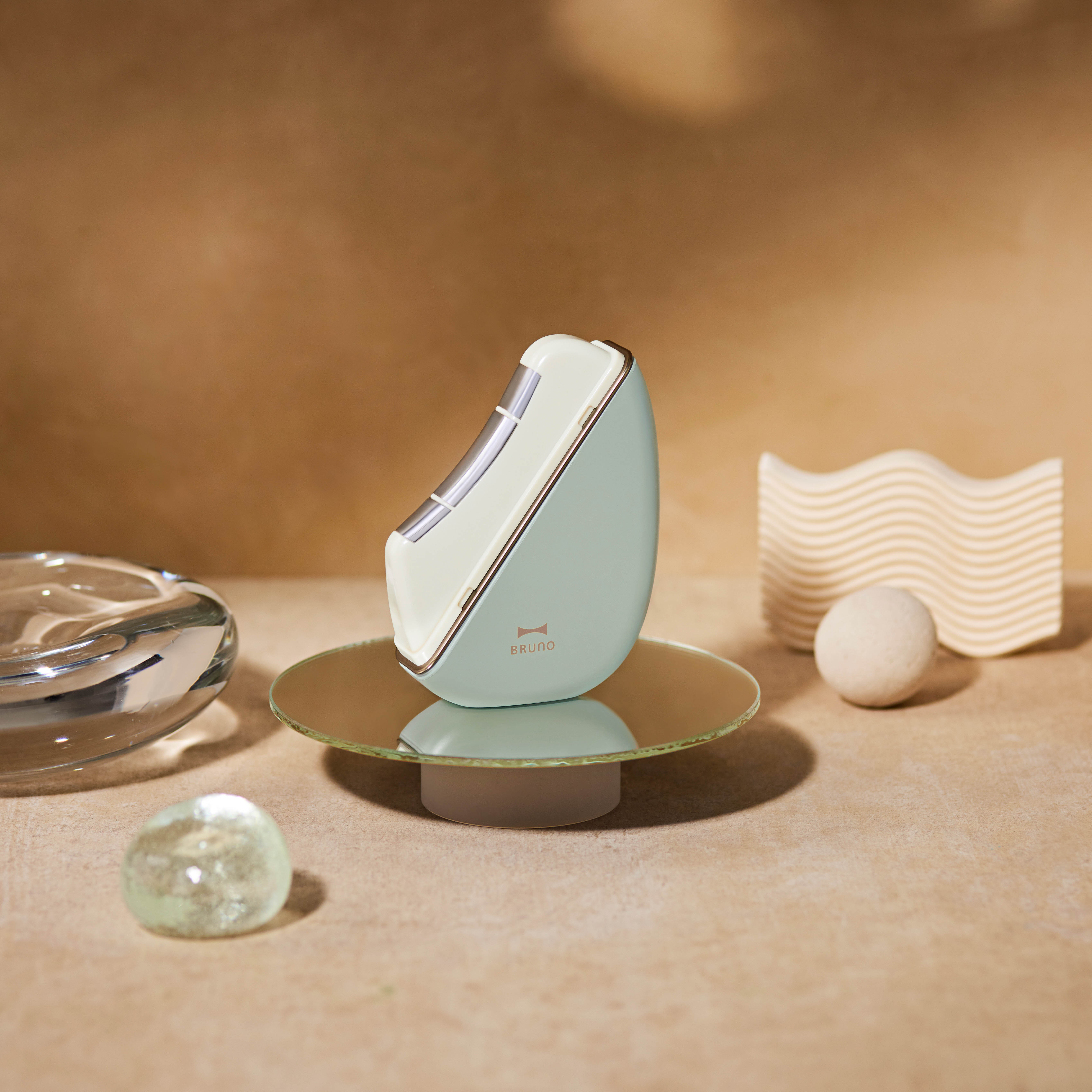 温冷EMSフェイシャルリフト | BRUNO（ブルーノ）のプレゼント・ギフト