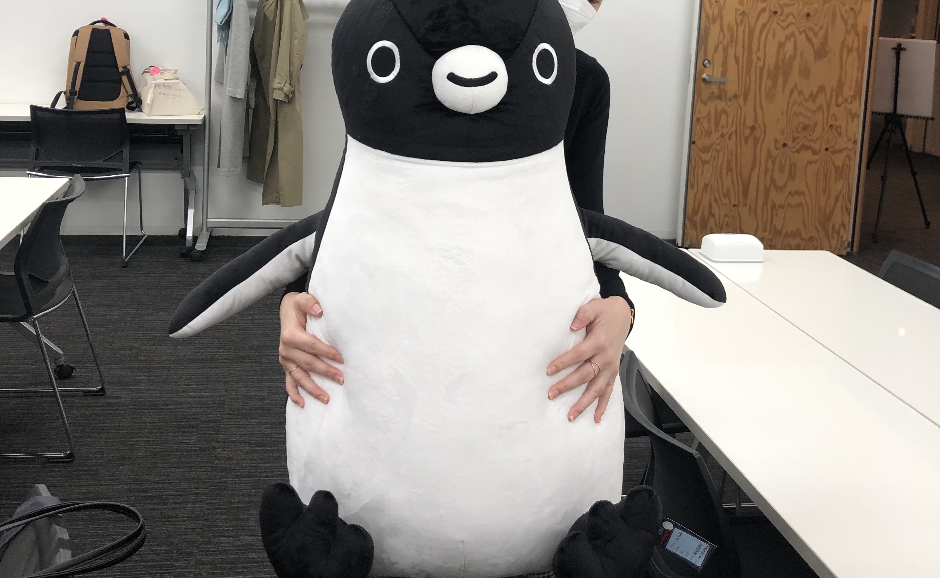 Suicaのペンギン 特大ぬいぐるみ 「全方位かわいい」を目指した日々