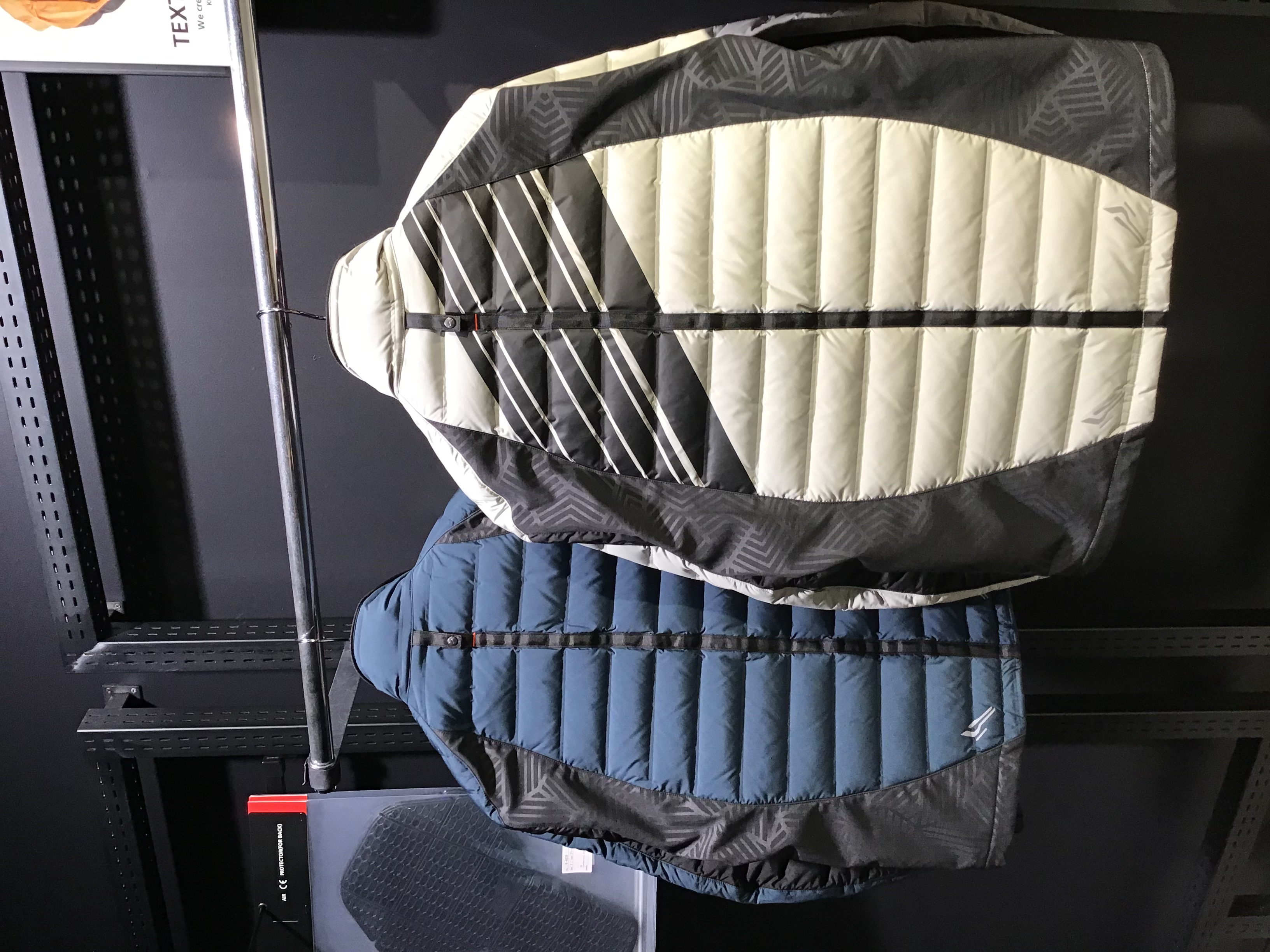 ホワイトグースダウンジャケットいかかでしょうか：KUSHITANI横浜店