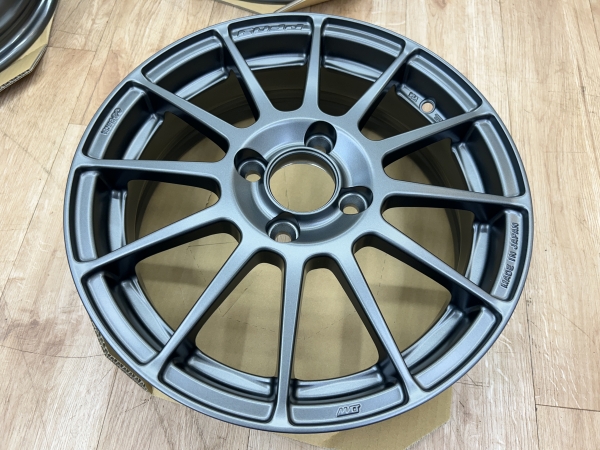 旭川・タイヤ館 旭川すえひろ、ダイハツタフトに15インチ「ENKEI PF03