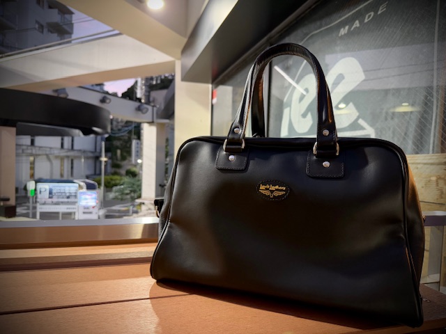 ビジネスでも使えそうなルイスレザーのヘルメットバッグ！！ | JUNKY