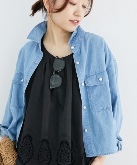 軽い素材》パールボタンコンパクトデニムシャツ/le.coeur blanc